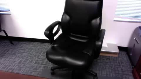 Snapshot of clemike69 chatting on November 4, 2025, 5:56 pm clemike69 online show from November 4, 2025, 5:56 pm