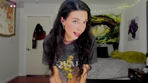 Snapshot of cleo_cam chatting on June 4, 2026, 2:06 am Cleo Schedule Updates online show from June 4, 2026, 2:06 am