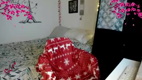 cleo_christmas online show from June 19, 2026, 12:48 am