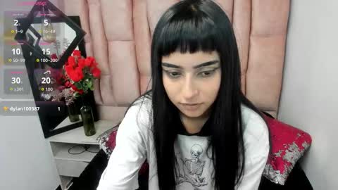 Snapshot of cleo_ross chatting on December 13, 2025, 8:47 pm CLEO ROSS online show from December 13, 2025, 8:47 pm