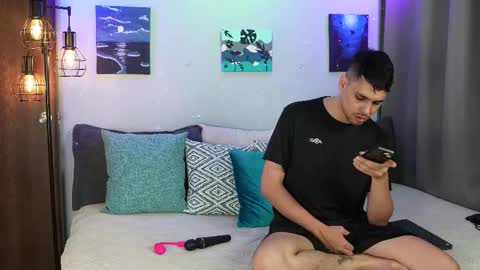 Snapshot of cleoanubis_ chatting on October 25, 2025, 5:26 am Girl Juliana and Federico online show from October 25, 2025, 5:26 am