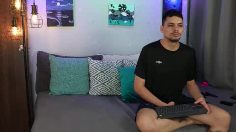 Snapshot of cleoanubis_ chatting on November 3, 2025, 7:53 am Girl Juliana and Federico online show from November 3, 2025, 7:53 am