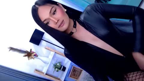 Cleo online show from June 28, 2026, 8:15 pm