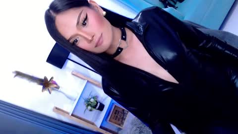 Cleo online show from July 20, 2026, 8:39 am