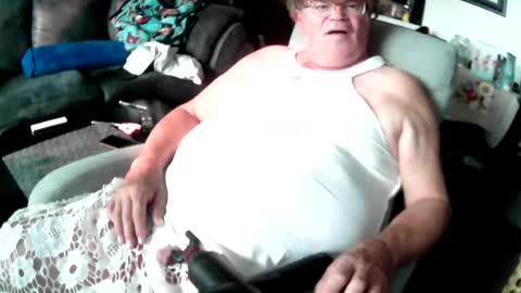 Snapshot of cleoiscuming chatting on July 24, 2026, 1:42 pm cleoiscuming online show from July 24, 2026, 1:42 pm