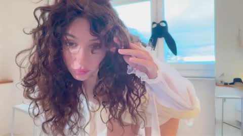 cleopatra_sinns online show from November 23, 2025, 2:06 pm