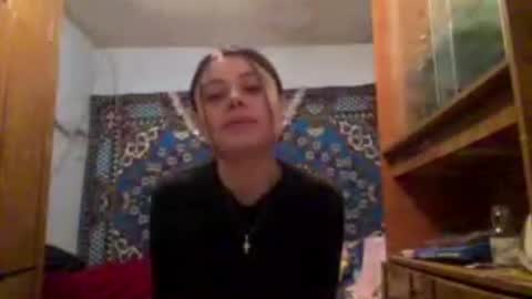 Mia online show from April 23, 2026, 1:24 pm