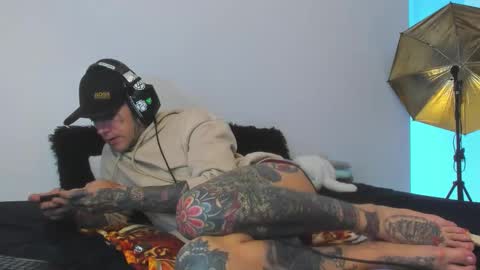 cleo y maikol online show from October 18, 2025, 9:37 pm