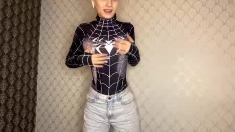 Cleo online show from February 3, 2026, 6:13 pm