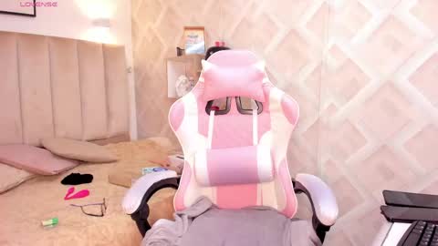 Snapshot of clhoe_johnson_ chatting on May 26, 2026, 12:12 pm clhoe_johnson_ online show from May 26, 2026, 12:12 pm