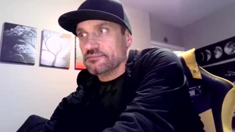 Snapshot of clintwood12 chatting on January 1, 2025, 11:16 am chad online show from January 1, 2025, 11:16 am