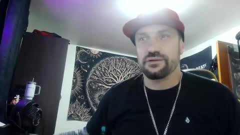 Snapshot of clintwood12 chatting on November 17, 2025, 4:18 am chad online show from November 17, 2025, 4:18 am