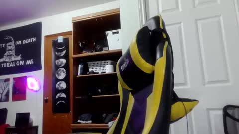 Snapshot of clintwood12 chatting on November 18, 2025, 10:14 pm chad online show from November 18, 2025, 10:14 pm