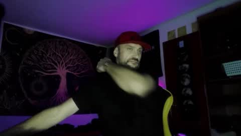 Snapshot of clintwood12 chatting on November 21, 2025, 2:54 am chad online show from November 21, 2025, 2:54 am