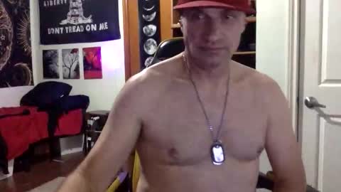 Snapshot of clintwood12 chatting on December 5, 2025, 12:19 am chad online show from December 5, 2025, 12:19 am