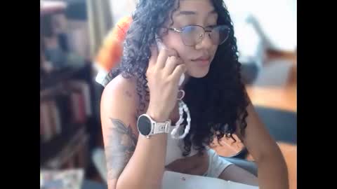 Snapshot of clitia_xx chatting on April 13, 2026, 8:03 pm Clitia online show from April 13, 2026, 8:03 pm