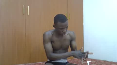 clive_damian online show from May 17, 2026, 4:03 pm