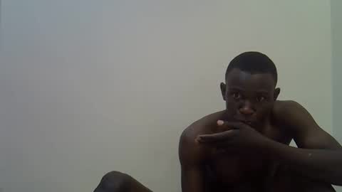 clive_damian online show from May 19, 2026, 2:07 am