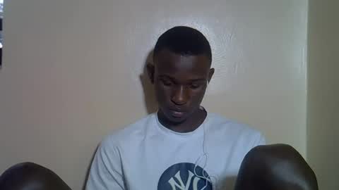 clive_damian online show from June 17, 2026, 3:24 pm