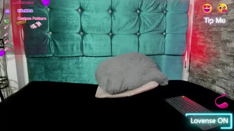 cloe66 online show from November 11, 2025, 5:02 pm