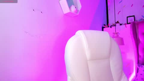 Snapshot of cloe_martinez_ chatting on December 5, 2024, 12:30 am Cloe online show from December 5, 2024, 12:30 am