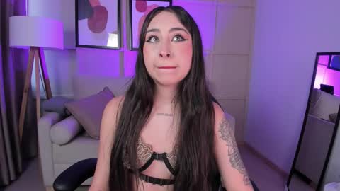 Snapshot of cloe_martinez_ chatting on September 21, 2025, 11:34 am Cloe online show from September 21, 2025, 11:34 am