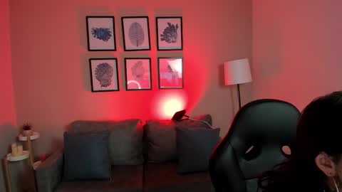 Snapshot of cloe_martinez_ chatting on October 5, 2025, 1:48 am Cloe online show from October 5, 2025, 1:48 am