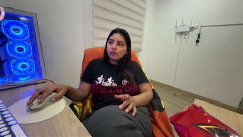 Snapshot of cloe_small08 chatting on July 3, 2026, 7:15 am cloe small online show from July 3, 2026, 7:15 am