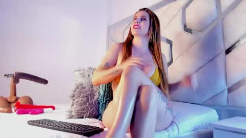 Queen Cloe online show from April 22, 2026, 12:02 am