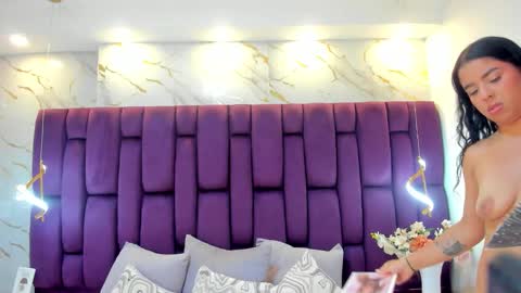 Snapshot of cloe_spencer chatting on November 7, 2025, 5:13 pm Cloe online show from November 7, 2025, 5:13 pm