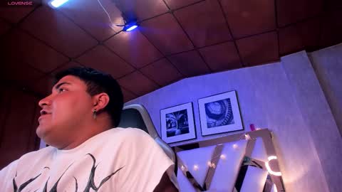 Cloe x Billy online show from December 1, 2025, 1:49 pm