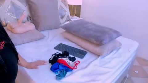 Cloe Connely  online show from April 23, 2026, 12:56 am