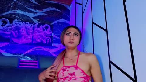 Snapshot of cloee_cameron chatting on May 24, 2026, 1:32 am cloee_cameron online show from May 24, 2026, 1:32 am