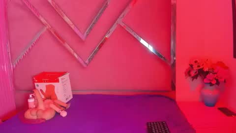 Snapshot of cloemorenti_ chatting on November 24, 2025, 3:34 pm CloeMorenti online show from November 24, 2025, 3:34 pm