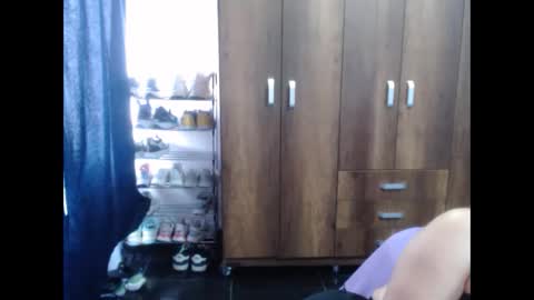 Snapshot of cloepussy chatting on November 25, 2025, 6:52 pm cloepussy online show from November 25, 2025, 6:52 pm