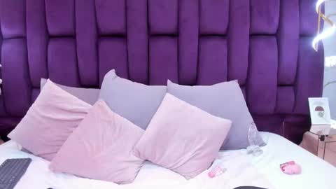 Cloe  online show from March 14, 2026, 8:25 pm