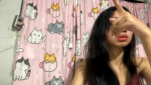 Snapshot of clorahosfeld chatting on May 23, 2026, 12:20 pm Mikki online show from May 23, 2026, 12:20 pm
