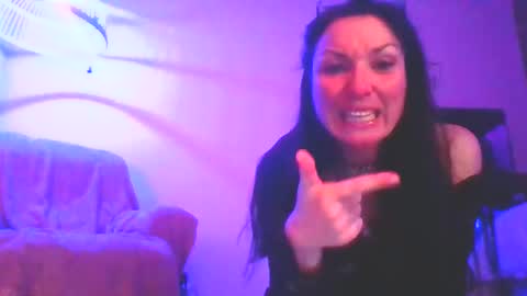 cloudy2025 online show from February 9, 2026, 4:05 am