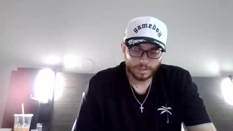 tallhungandcloudy online show from April 26, 2026, 1:47 am