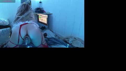 Snapshot of clover51980 chatting on December 4, 2024, 6:44 am Clover51980 online show from December 4, 2024, 6:44 am