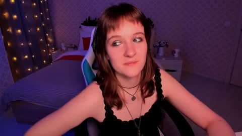  Clover  follow me  online show from December 22, 2024, 6:04 pm