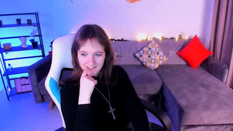  Clover  follow me  online show from January 14, 2025, 6:07 pm