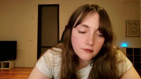 Snapshot of clover_tully chatting on April 17, 2026, 2:14 am Clover online show from April 17, 2026, 2:14 am