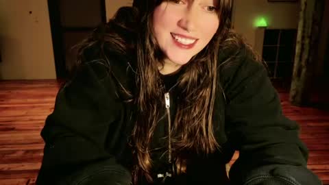 Snapshot of clover_tully chatting on April 21, 2026, 6:09 am Clover online show from April 21, 2026, 6:09 am