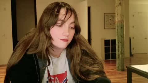 Snapshot of clover_tully chatting on April 28, 2026, 5:23 am Clover online show from April 28, 2026, 5:23 am