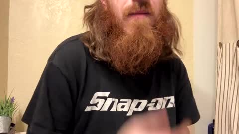 Snapshot of cloverboy1988 chatting on January 17, 2025, 11:59 am cloverboy1988 online show from January 17, 2025, 11:59 am