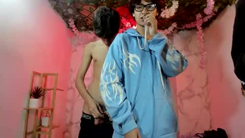 Snapshot of club_latinboys chatting on May 9, 2026, 12:27 am club_latinboys online show from May 9, 2026, 12:27 am