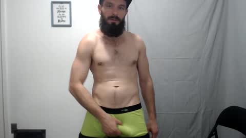 Snapshot of clubb86 chatting on March 5, 2026, 9:11 pm Maxxdieselx69 online show from March 5, 2026, 9:11 pm