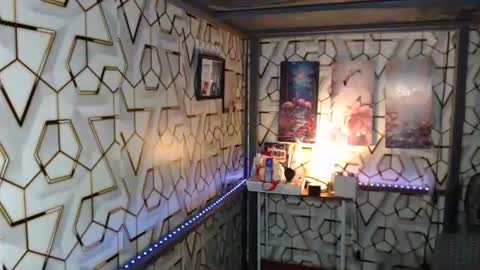 clyde_twinkx online show from October 6, 2025, 6:38 pm