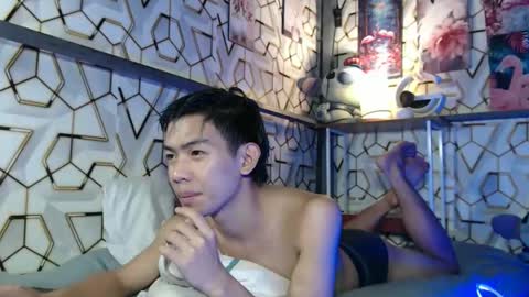 clyde_twinkx online show from December 14, 2025, 2:28 am